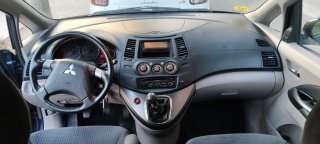 Mitsubishi Grandis 2005