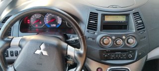 Mitsubishi Grandis 2005