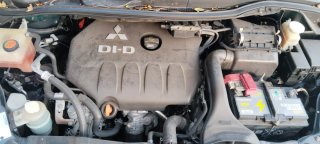 Mitsubishi Grandis 2005