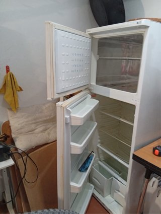 Nevera blanca con congelador