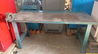 Banco de trabajo HECO con tornillo