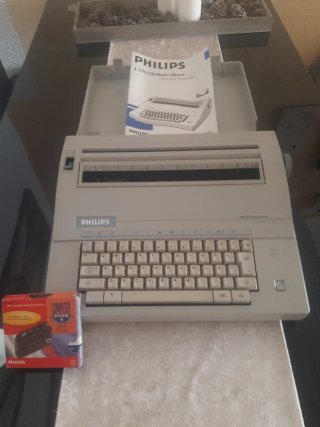 Máquina de escribir Philips VW 2110