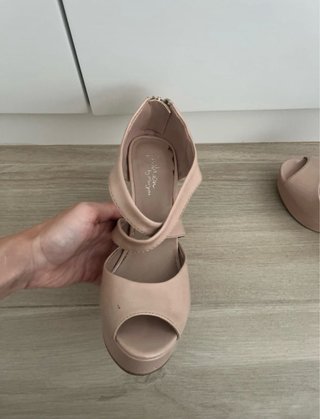 Tacones Beige Peep Toe
