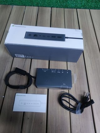 Microsoft Surface Dock 2