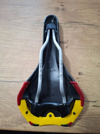 Sillín Specialized Revolution