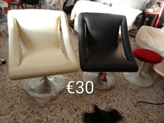 Sillas de diseño modernas €30 cada una