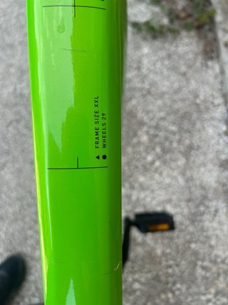 Bicicleta Eléctrica Cube Verde