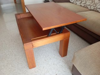 Salón completo: sofá, 2 mesas, mueble