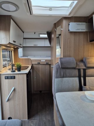 Autocaravana carado v132