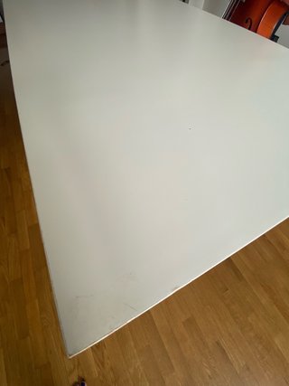 Mesa Ikea con caballetes Mittback