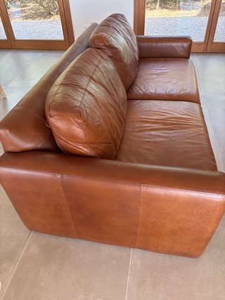Sofá de piel color cognac 3 plazas Negociable