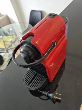 Cafetera Nespresso Roja De'Longhi/Krups