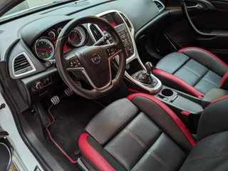 Opel Astra GTC BITURBO DIESEL 195 CV 10/2015