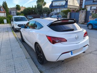 Opel Astra GTC BITURBO DIESEL 195 CV 10/2015
