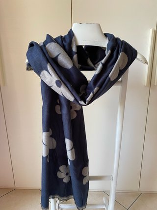 Sciarpa unisex fantasia fiori blu e grigio lunga 1