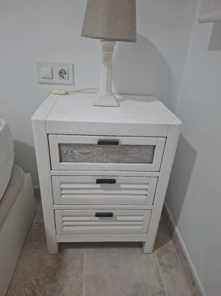 Dormitorio Banak blanco regalo lámparas y escalera