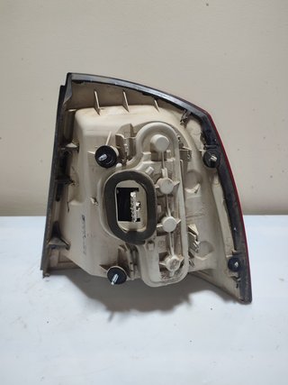 PILOTO TRASERO IZQUIERDO OPEL ASTRA G BERLINA Com
