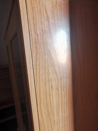 Mueble con puertas de cristal Es un conjunto en