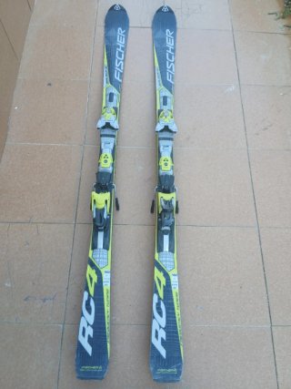 Esquís Fischer RC4 160 cm con fijaciones