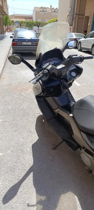 Kymco Xciting 500 Maxi Scooter Negra