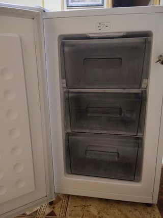 Congelador pequeño blanco