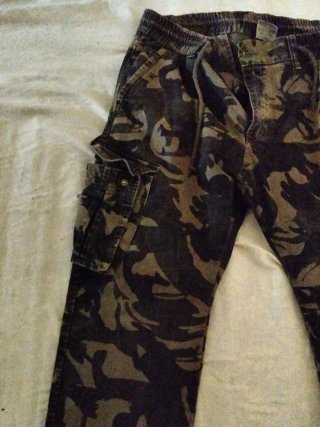 Pantalones cargo camuflaje