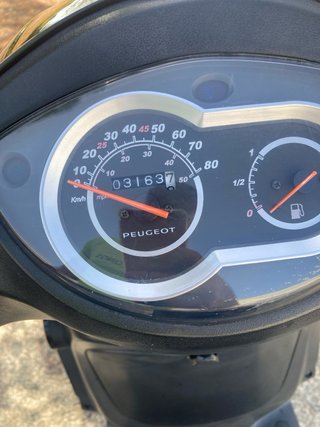 Peugeot Tweet 50 cc Scooter Negra