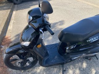 Peugeot Tweet 50 cc Scooter Negra
