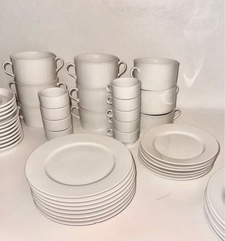 Vajilla completa de cerámica blanca