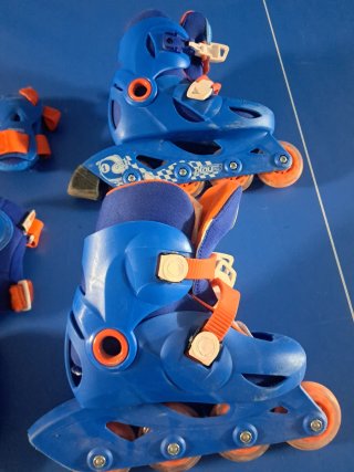 Patines en línea y protecciones infantiles