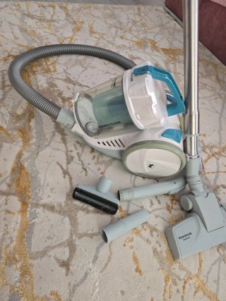 Aspiradora Taurus con accesorios