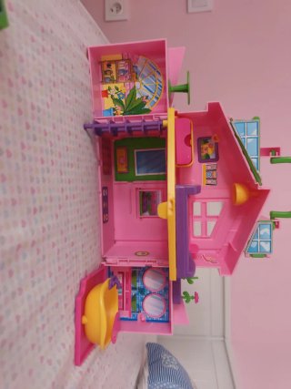 Casita pinipon con 3 muñecos y accesorios