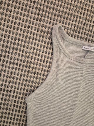 Vestido largo gris de tirantes