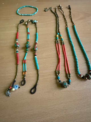 Lote 2 collares y 3 pulseras étnicas