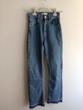 Pantalón vaquero Stradivarius azul