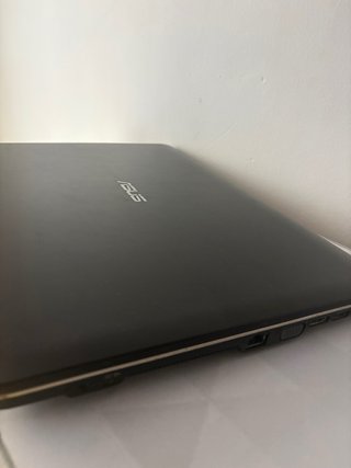 ASUS X540Y 15,6” | AMD E2-6110 | 4GB RAM | 1TB HDD