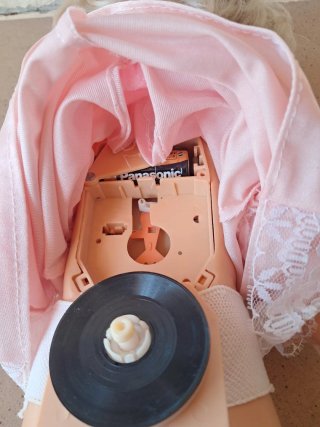 MUÑECA NENUCO ANTIGUA CON DISCO