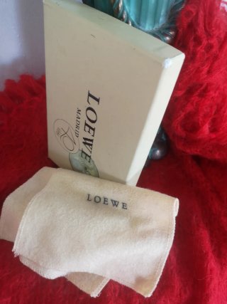 Caja y pañuelo Loewe Madrid