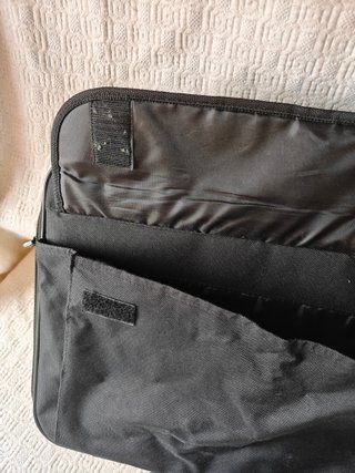 Maletín ordenador portátil con bolsillos negro