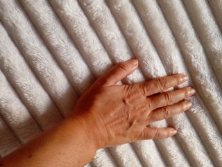 Manta suave color crema