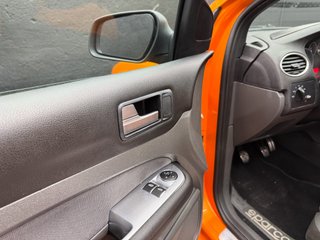 Ford Focus 2.5 ST Racing Orange