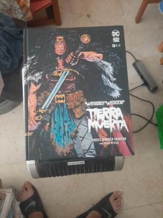 Wonder Woman : Tierra muerta