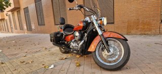 Honda Shadow 750 Cruiser Naranja y Negra