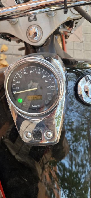 Honda Shadow 750 Cruiser Naranja y Negra