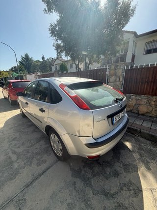 Ford Focus Trend 1.6 Gasolina · 5 Puertas