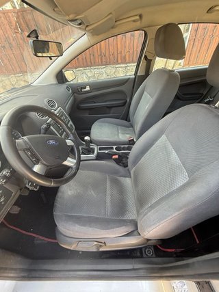 Ford Focus Trend 1.6 Gasolina · 5 Puertas