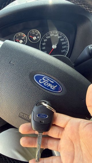 Ford Focus Trend 1.6 Gasolina · 5 Puertas