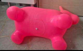 Unicornio saltarin rosa