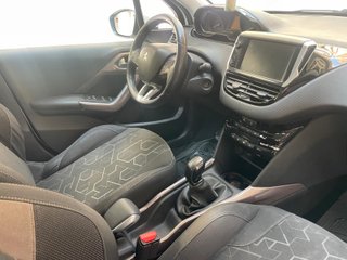 Peugeot e-2008 2015