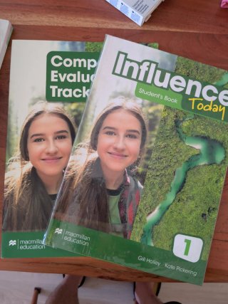 INFLUENCE TODAY 1 Student's book: libro de text...